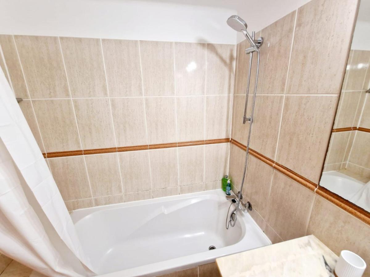 Zarco - Cosy Apartment In Vilamoura With A Balcony With View To The 2 Swimming Pools - Near The Beach & The Marina Quarteira Eksteriør billede